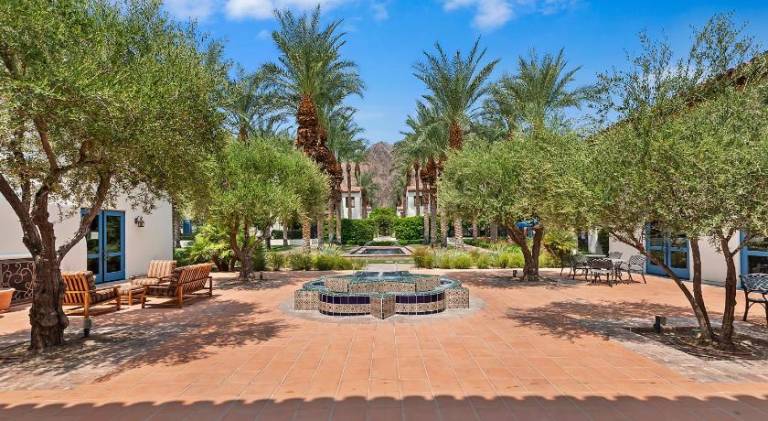 Villa with patio, private pool & barbeque | Perfect for remote work — photo 4