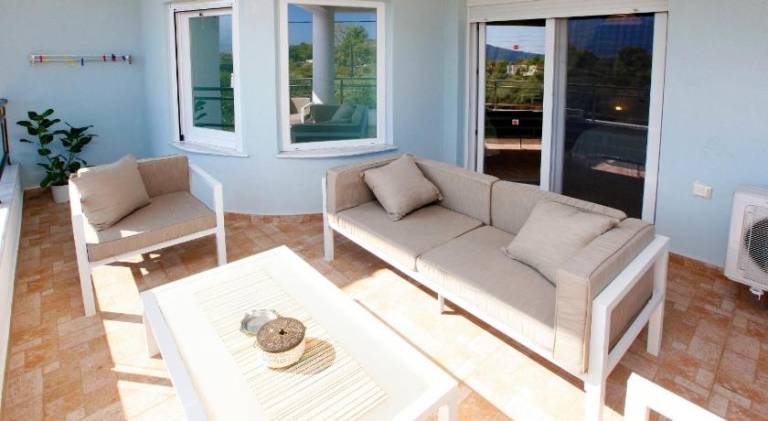 Rental apartment with patio, garden & grill — photo 5