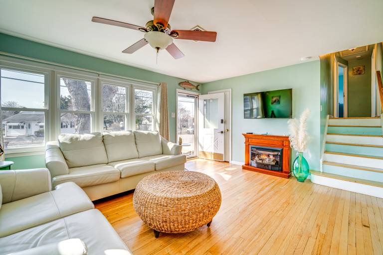 8 Blocks to Beach BBQ Ready North Cape May Home