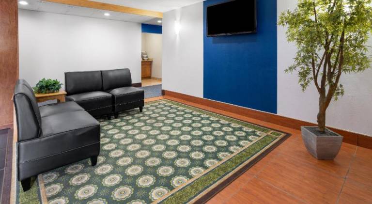 Microtel Inn by Wyndham Albany Airport — photo 3