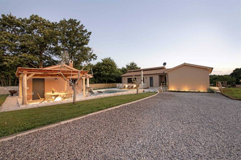 Villa  Zabrežani