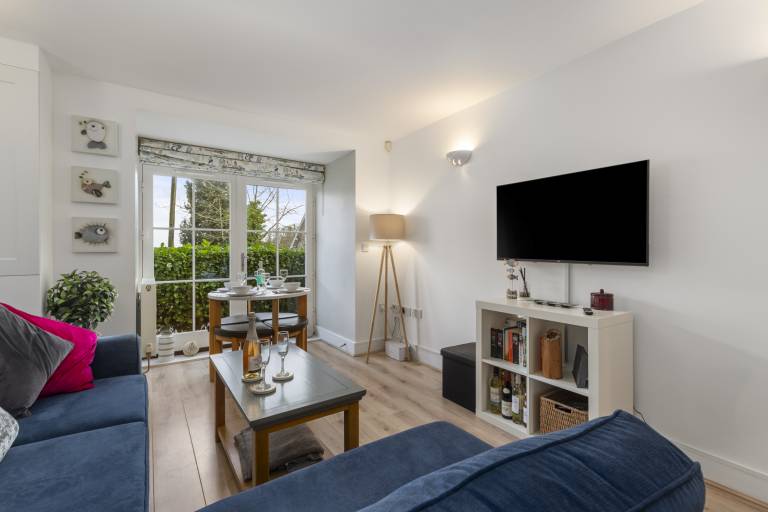 Holiday apartment with terrace in Tenby