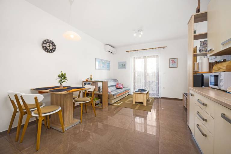 Fully equipped apartment with terrace | Pets are welcome in Pula