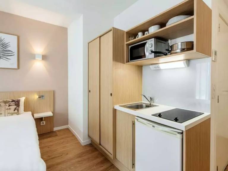 Wonderful studio | Next to Royal Palace of Brussels | Pets allowed — photo 2