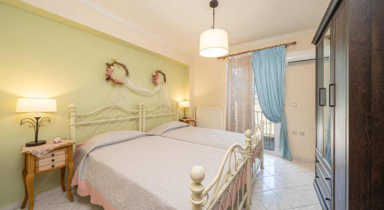AIGLI ELEGANT SEA VIEW APARTMENT IN ARGOSTOLI in Kefalonia