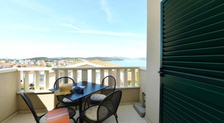 Holiday apartment with BBQ, garden & private pool | Close to the beach | Good for workation | Pets allowed — photo 5