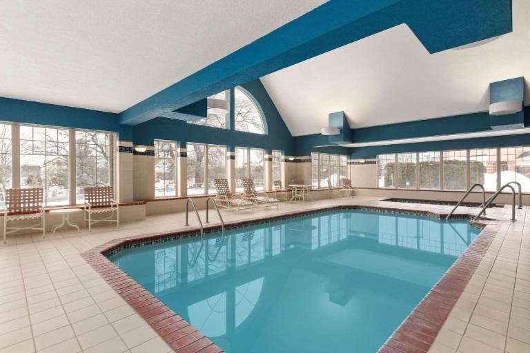 Country Inn & Suites by Radisson, Wausau, WI — photo 5