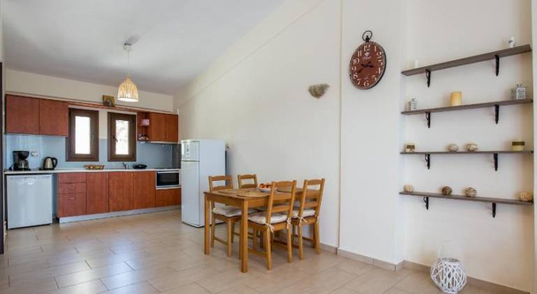 Villa with 2 rooms for 5 persons — photo 4