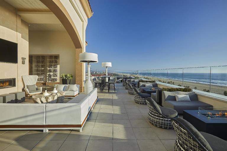The Waterfront Beach Resort, a Hilton Hotel — photo 5