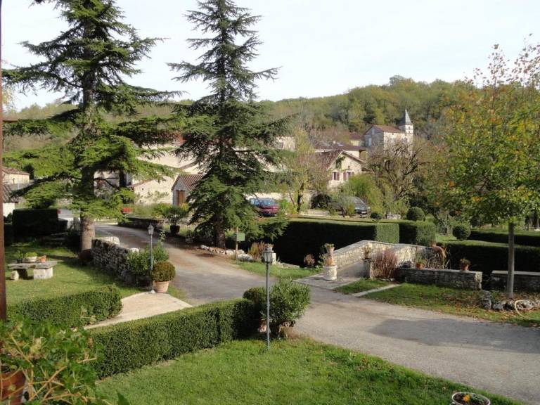 Gite with grill, patio & garden — photo 3