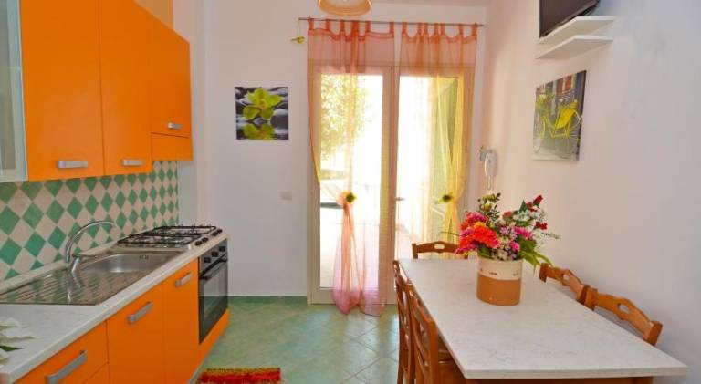 Apartment with 2 rooms for 4 persons — photo 3