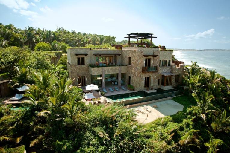 Resort  Higuera Blanca