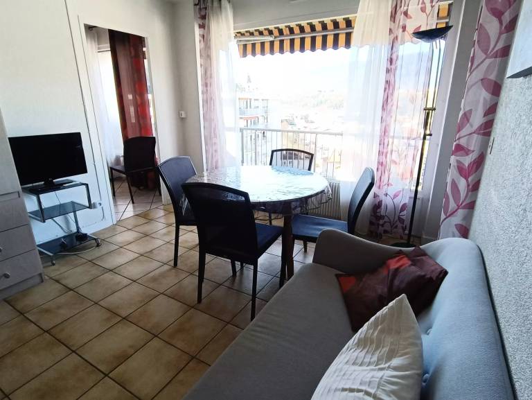 Fully equipped pleasant rental apartment with pool | Dogs allowed — photo 5