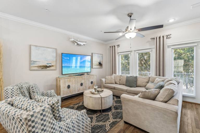 Vacation home with yard, terrace & heated pool | Water view — photo 2