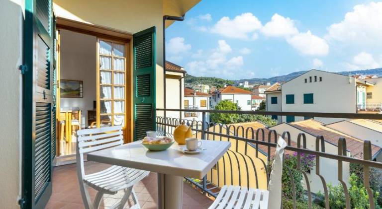 Holiday apartment with pool in Loano