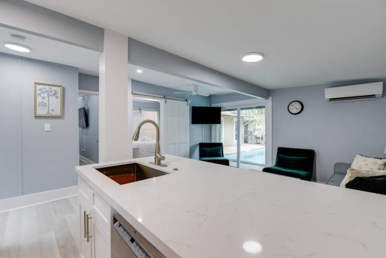 House with pool | Near Southernmost Point — photo 3