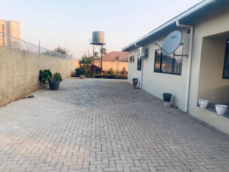 House Lusaka