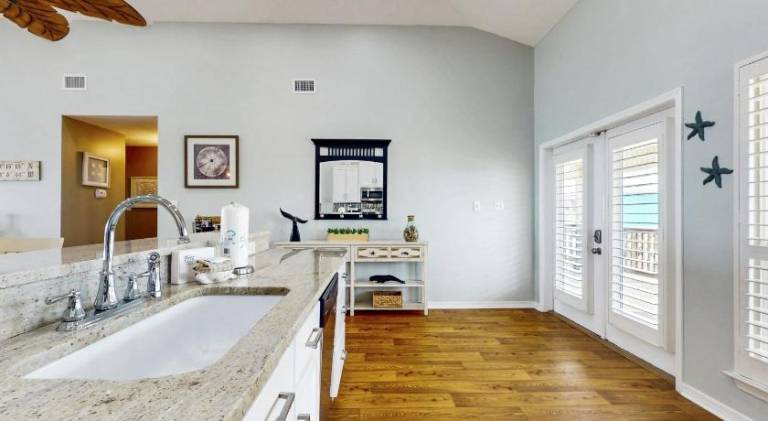 Beach Front house with breathtaking views free WiFi full kitchen — photo 2