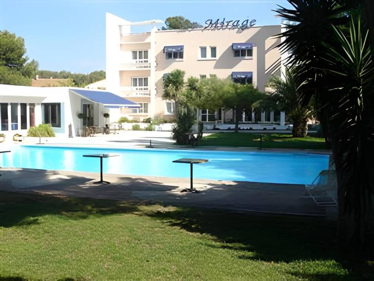Cit'Hotel Le Mirage in Istres