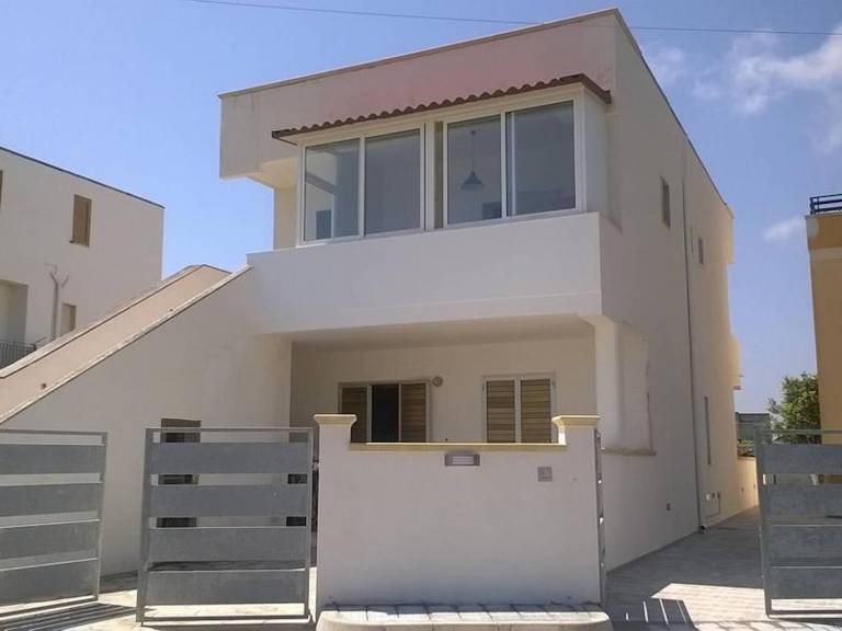 House | City view — photo 3