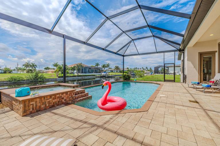 Sleeps 8 - Heated pool - Hot tub - Gulf Access - Kayaks in Cape Coral, FL