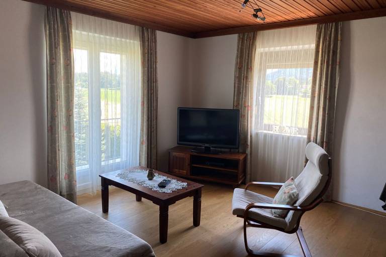 Apartment with terrace, garden & BBQ | Mountain view — photo 2