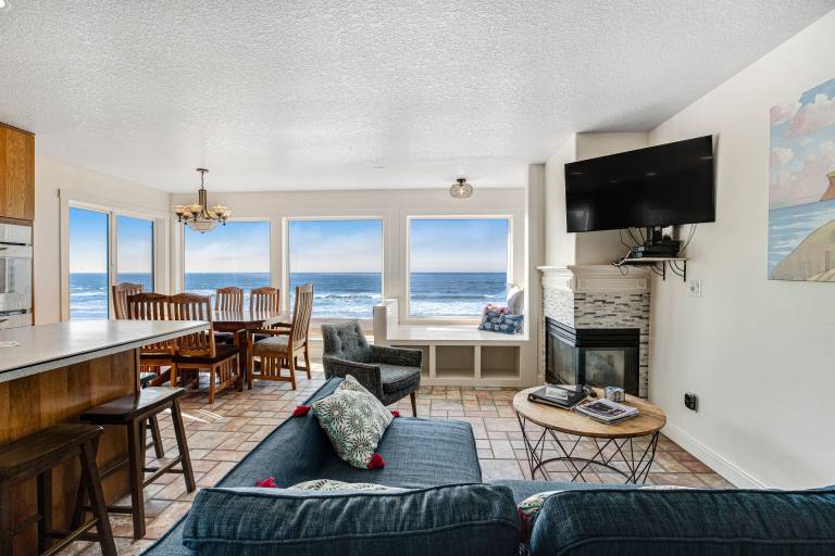 House  Rockaway Beach