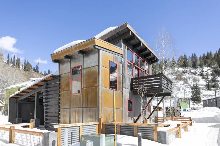 House Red Cliff