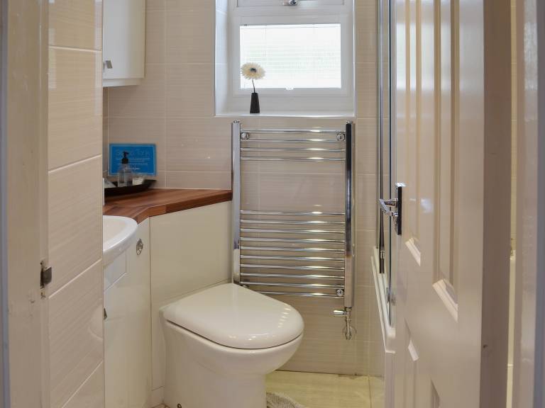 Child-friendly cottage with yard & terrace | Pets allowed — photo 4