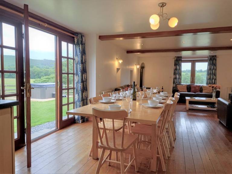 Fully equipped lovely cottage with yard, barbeque & jacuzzi | Dogs allowed — photo 3