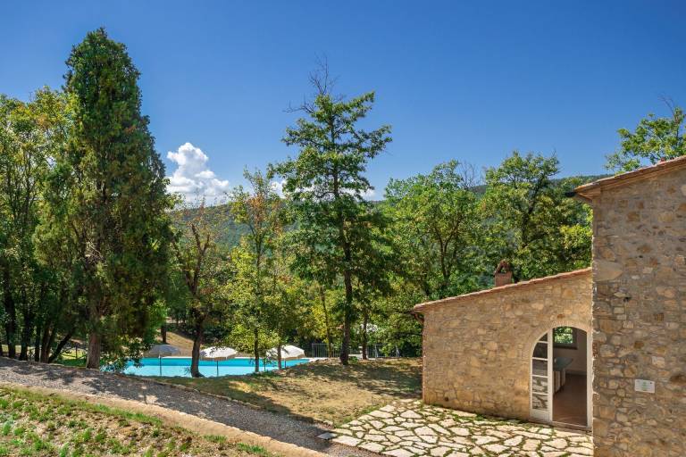 Villa with private pool, patio & grill — photo 4