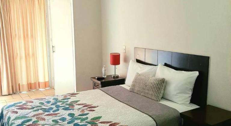 Serviced apartment with garden & patio | Pets allowed — photo 2