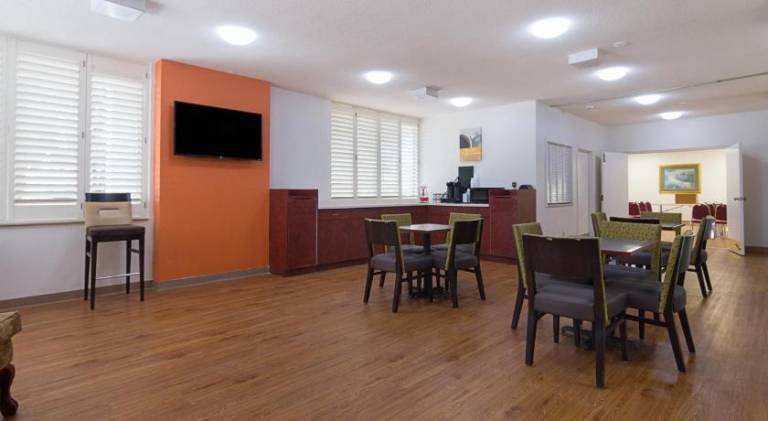 Motel 6 Newnan, GA — photo 4