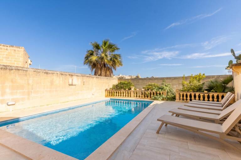 Ferienhaus mit Hund in Kerċem, für max. 9 Personen Ferienhaus mit Hund in Kerċem, für max. 9 Personen