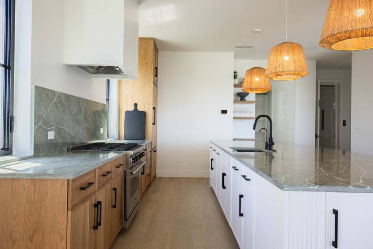 Waterfront Luxury Home - Tidelands House — photo 4
