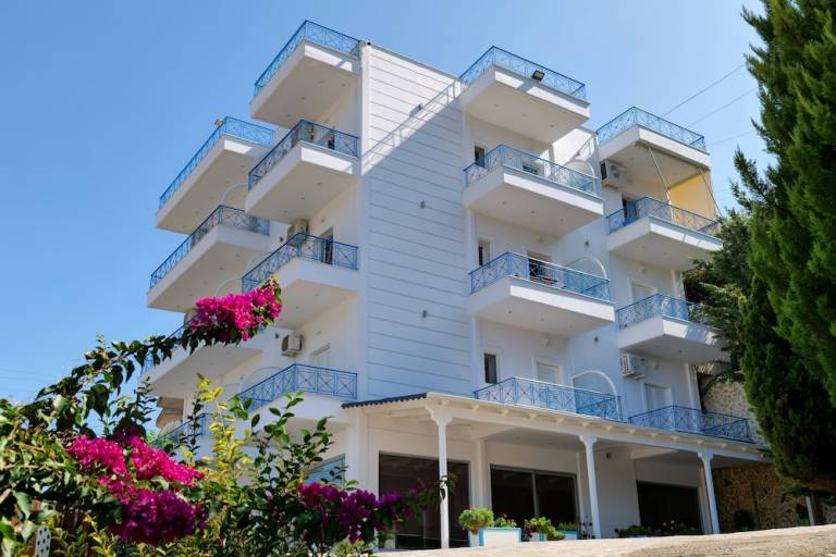 Aparthotel  Saranda