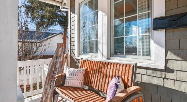 Vacation home with BBQ & heated pool — photo 5