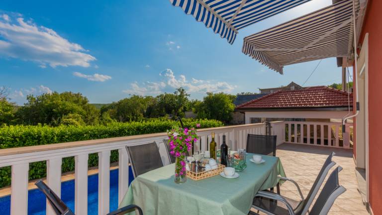 Villa with barbeque, patio & private pool | Pet-friendly — photo 3