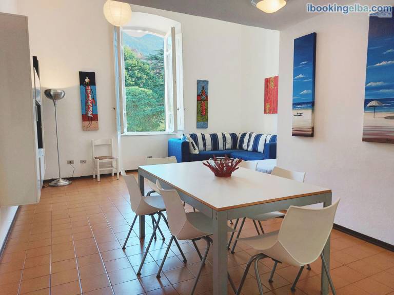 Rental apartment with yard in Marciana Marina