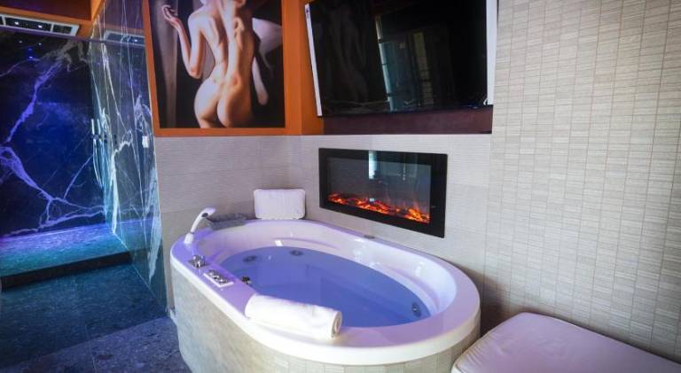 Pleasant rental apartment with private pool, terrace & garden | Pets are welcome — photo 4