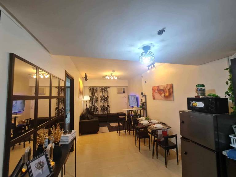 Apartment with pool & yard | City view — photo 4