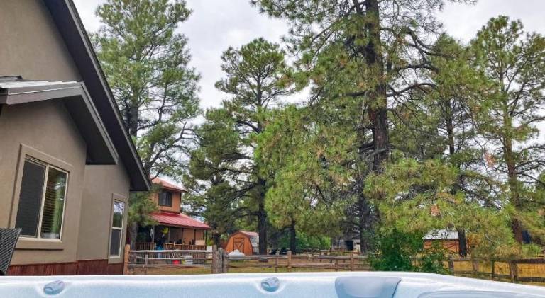 Vacation home with jacuzzi — photo 5