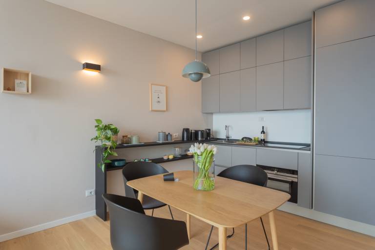 Family-friendly rental apartment with pool & terrace | Lake view | Dogs allowed — photo 4
