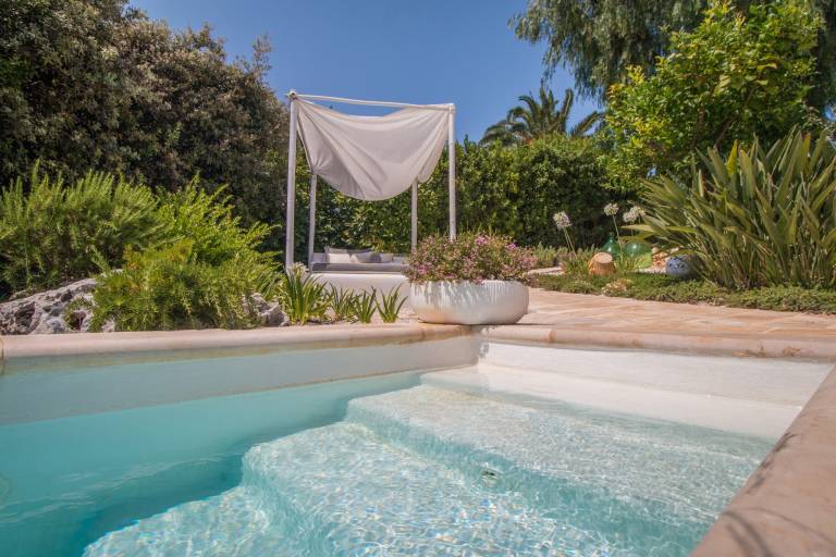 Vacation home with private pool, yard & grill | Sea view — photo 2