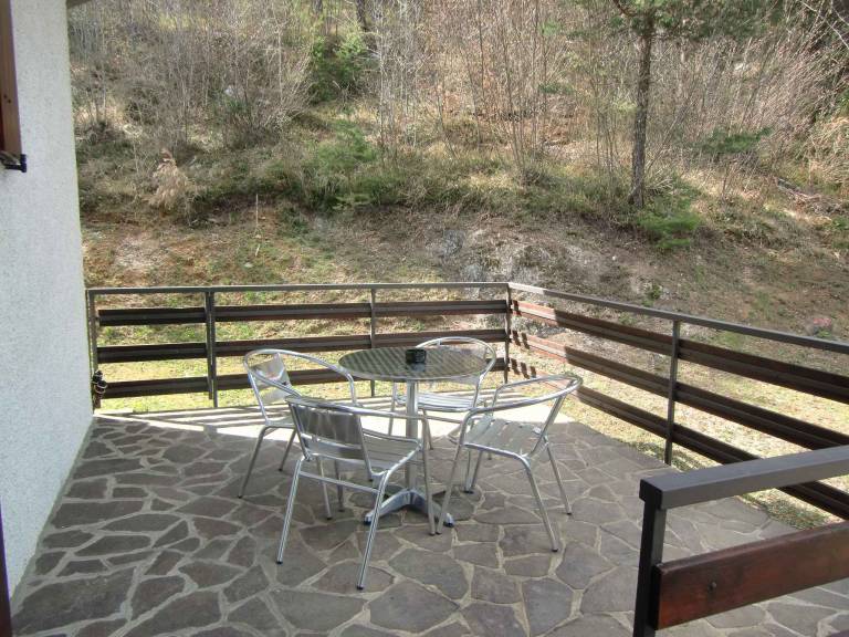 Holiday apartment with patio, grill & yard — photo 4