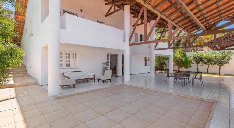 Villa with pool — photo 2