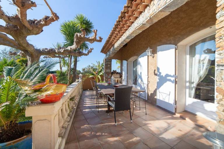 Villa with Private Pool in Carqueiranne — photo 2