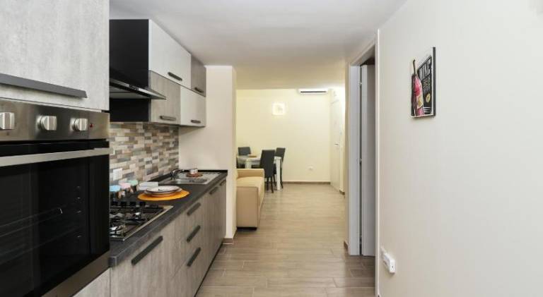 Holiday apartment with patio — photo 4