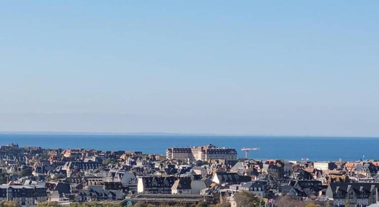 House with 3 rooms for 6 persons in Lisieux
