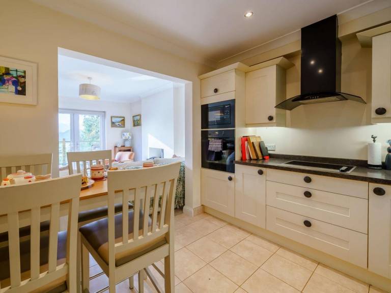 Fully equipped beautiful cottage with yard & BBQ | Water view | Pets are welcome — photo 5